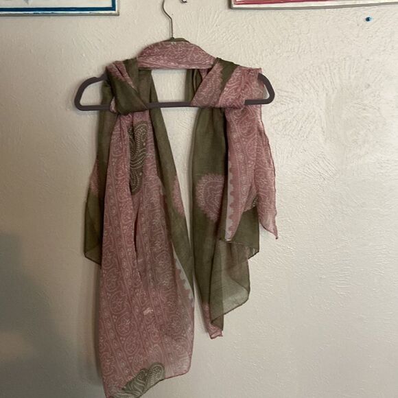 Scarf 100% viscose NWOT large size - Picture 1 of 4